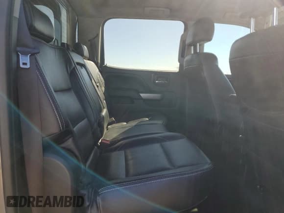 ✅ 2017 Chevrolet Silverado 1500 LT • VIN: 3GCUKRECXHG377395 • Lot: 82202805. Wystawiony na Copart z przebiegiem 150 910 mil. Bezpłatny archiwum sprzedaży aukcyjnych z USA i szczegółowy raport historii pojazdu na DreamBid. Zdjęcie 10.