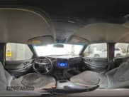 ✅ 2002 Chevrolet S-10 LS • VIN: 1GCDT13W32K235577 • Лот: 82347094. Опубликован ранее на Copart с пробегом 288 179 миль. Бесплатный доступ к архиву аукционных продаж из США и подробный отчёт об истории автомобиля на DreamBid. Изображение 14.