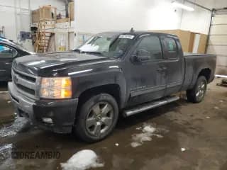 ✅ 2011 Chevrolet Silverado 1500 LT • VIN: 1GCRKSE28BZ306093 • Лот: 44718745. Опубликован ранее на Copart с пробегом 208 915 миль. Бесплатный доступ к архиву аукционных продаж из США и подробный отчёт об истории автомобиля на DreamBid. Изображение 1.