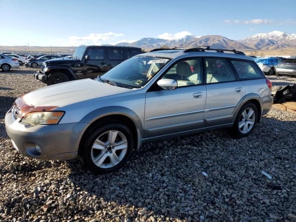 ✅ 2005 Subaru Legacy Outback VDC Limited • VIN: 4S4BP85C454376315 • Лот: 78837654. Опубликован ранее на Copart с пробегом 270 062 миль. Бесплатный доступ к архиву аукционных продаж из США и подробный отчёт об истории автомобиля на DreamBid. Изображение 1.