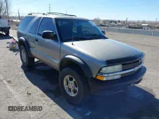 2000 Chevrolet Blazer LS with VIN 1GNCT18W7YK298489, listed as a IAAI auction lot 41422643 with 194,207 mi miles and . Bid and sale history available at DreamBid. Image 1.