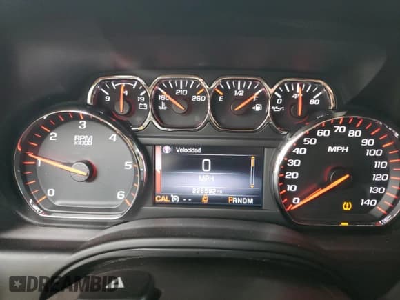 ✅ 2015 GMC Yukon XL SLE • VIN: 1GKS1GKC7FR689890 • Lot: 55467635. Wystawiony na Copart z przebiegiem 226 592 mil. Bezpłatny archiwum sprzedaży aukcyjnych z USA i szczegółowy raport historii pojazdu na DreamBid. Zdjęcie 9.