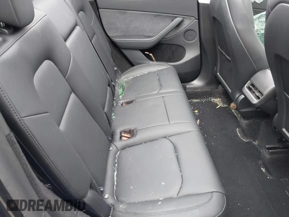 ✅ 2025 Tesla Model Y Long Range • VIN: 7SAYGDED8SA371901 • Lot: 42731462. Listed on IAAI with 5,019 mi. Free auction sales archive from the USA and detailed vehicle history report at DreamBid. Image 8.