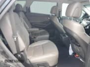 ✅ 2017 Hyundai Santa Fe Limited • VIN: KM8SN4HF4HU235544 • Лот: 59594284. Опубликован ранее на Copart с пробегом 110 060 миль. Бесплатный доступ к архиву аукционных продаж из США и подробный отчёт об истории автомобиля на DreamBid. Изображение 12.