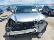 ✅ 2017 Toyota Highlander XLE • VIN: 5TDJZRFH4HS467927 • Lot: 42808149. Listed on IAAI with 118,266 mi. Free auction sales archive from the USA and detailed vehicle history report at DreamBid. Image 13.