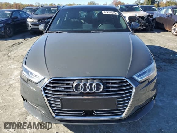 ✅ 2018 Audi A3 e-tron Sportback Premium Plus • VIN: WAUTPBFF6JA058204 • Lot: 90854665. Wystawiony na Copart z przebiegiem 149 310 mil. Bezpłatny archiwum sprzedaży aukcyjnych z USA i szczegółowy raport historii pojazdu na DreamBid. Zdjęcie 5.