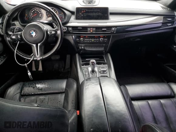 ✅ 2016 BMW X6 M • VIN: 5YMKW8C51G0R43254 • Lot: 55830915. Wystawiony na Copart z przebiegiem 114 717 mil. Bezpłatny archiwum sprzedaży aukcyjnych z USA i szczegółowy raport historii pojazdu na DreamBid. Zdjęcie 8.