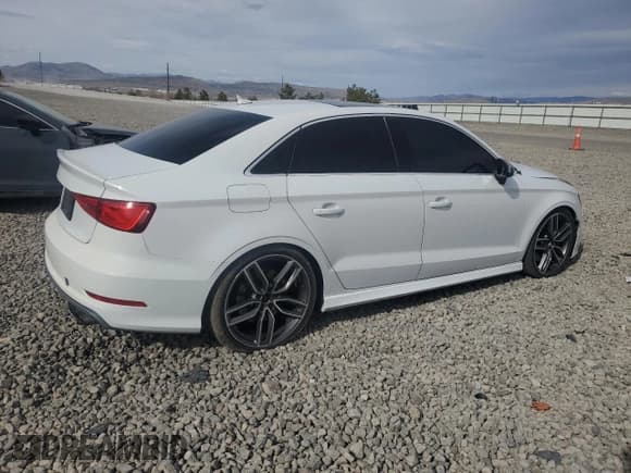 ✅ 2015 Audi S3 Premium Plus • VIN: WAUBFGFF4F1082794 • Lot: 52920695. Wystawiony na Copart z przebiegiem 119 426 mil. Bezpłatny archiwum sprzedaży aukcyjnych z USA i szczegółowy raport historii pojazdu na DreamBid. Zdjęcie 3.