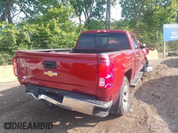 ✅ 2018 Chevrolet Silverado 1500 LTZ • VIN: 3GCUKSEC6JG537673 • Lot: 42597392. Wystawiony na IAAI z przebiegiem 286 513 mil. Bezpłatny archiwum sprzedaży aukcyjnych z USA i szczegółowy raport historii pojazdu na DreamBid. Zdjęcie 4.