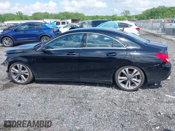 ✅ 2016 Mercedes-Benz CLA 250 • VIN: WDDSJ4EB5GN289810 • Lot: 42209743. Wystawiony na IAAI z przebiegiem 76 938 mil. Bezpłatny archiwum sprzedaży aukcyjnych z USA i szczegółowy raport historii pojazdu na DreamBid. Zdjęcie 15.