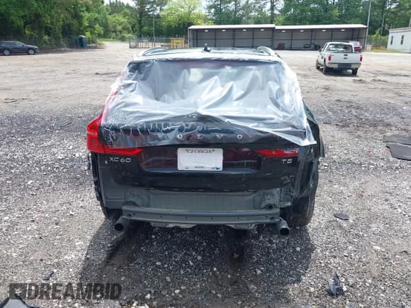 ✅ 2021 Volvo XC60 Momentum • VIN: YV4102DK4M1818887 • Lot: 42246132. Wystawiony na IAAI z przebiegiem 58 418 mil. Bezpłatny archiwum sprzedaży aukcyjnych z USA i szczegółowy raport historii pojazdu na DreamBid. Zdjęcie 17.