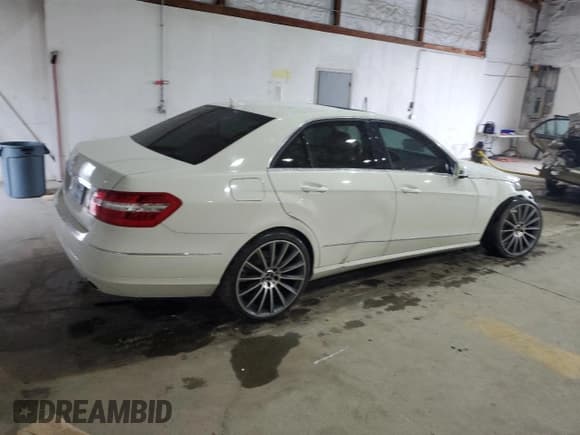 ✅ 2011 Mercedes-Benz E 350 Luxury • VIN: WDDHF5GB7BA456828 • Lot: 90371465. Wystawiony na Copart z przebiegiem 157 903 mil. Bezpłatny archiwum sprzedaży aukcyjnych z USA i szczegółowy raport historii pojazdu na DreamBid. Zdjęcie 3.