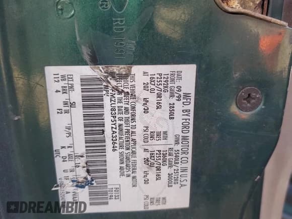 ✅ 2000 Ford Explorer XLT • VIN: 1FMZU83P5YZA33646 • Lot: 87049615. Wystawiony na Copart z przebiegiem 279 992 mil. Bezpłatny archiwum sprzedaży aukcyjnych z USA i szczegółowy raport historii pojazdu na DreamBid. Zdjęcie 13.