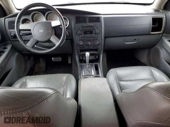 2005 Dodge Magnum SE с VIN 2D4FV48V15H130104, выставлен на аукционе Copart как лот 44887895 с пробегом 201 848 миль миль и Списание • Salvage title. История ставок и продаж доступна на DreamBid. Изображение 8.