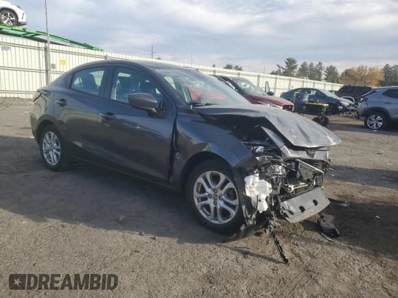 ✅ 2016 Scion iA • VIN: 3MYDLBZV5GY138945 • Lot: 90255415. Wystawiony na Copart z przebiegiem 63 468 mil. Bezpłatny archiwum sprzedaży aukcyjnych z USA i szczegółowy raport historii pojazdu na DreamBid. Zdjęcie 4.