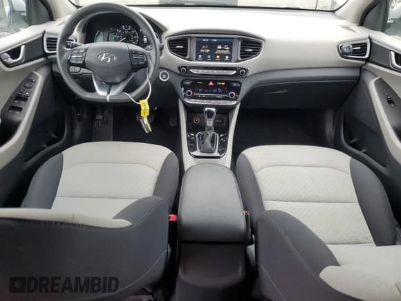 ✅ 2017 Hyundai Ioniq Blue • VIN: KMHC65LC1HU024077 • Lot: 81217004. Wystawiony na Copart z przebiegiem 74 331 mil. Bezpłatny archiwum sprzedaży aukcyjnych z USA i szczegółowy raport historii pojazdu na DreamBid. Zdjęcie 8.