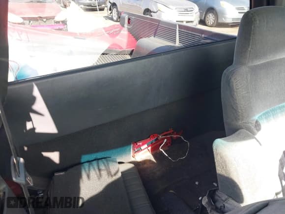 ✅ 2002 Chevrolet S-10 • VIN: 1GCCS19W528163655 • Лот: 39418531. Опубликован ранее на IAAI с пробегом 268 397 миль. Бесплатный доступ к архиву аукционных продаж из США и подробный отчёт об истории автомобиля на DreamBid. Изображение 8.