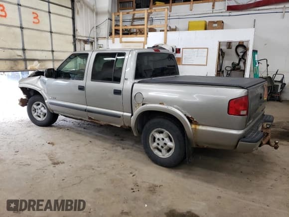 ✅ 2004 Chevrolet S-10 LS • VIN: 1GCDT13X84K111669 • Lot: 82139444. Wystawiony na Copart z przebiegiem 194 813 mil. Bezpłatny archiwum sprzedaży aukcyjnych z USA i szczegółowy raport historii pojazdu na DreamBid. Zdjęcie 2.