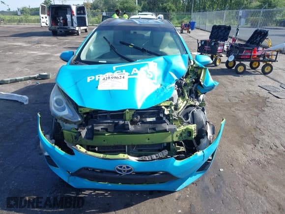 ✅ 2016 Toyota Prius One • VIN: JTDKDTB37G1135616 • Lot: 42559624. Listed on IAAI with 174,027 mi. Free auction sales archive from the USA and detailed vehicle history report at DreamBid. Image 12.