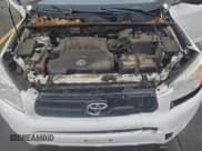 ✅ 2008 Toyota RAV4 • VIN: JTMBK33VX86045211 • Лот: 94819945. Опубликован ранее на Copart с пробегом 176 156 миль. Бесплатный доступ к архиву аукционных продаж из США и подробный отчёт об истории автомобиля на DreamBid. Изображение 12.