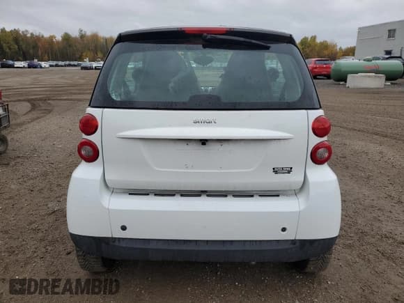 ✅ 2012 Smart fortwo Pure • VIN: WMEEJ3BA5CK573299 • Lot: 86857175. Listed on Copart with 71,721 mi. Free auction sales archive from the USA and detailed vehicle history report at DreamBid. Image 6.