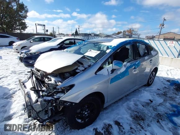 ✅ 2013 Toyota Prius Three • VIN: JTDKN3DU5D5645633 • Lot: 43653754. Listed on IAAI with Not provided. Free auction sales archive from the USA and detailed vehicle history report at DreamBid. Image 16.
