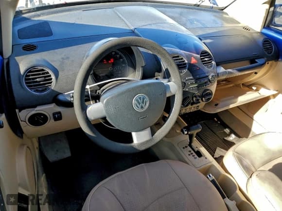 ✅ 2007 Volkswagen Beetle • VIN: 3VWRF31Y57M404119 • Lot: 95076605. Listed on Copart with 106,702 mi. Free auction sales archive from the USA and detailed vehicle history report at DreamBid. Image 8.