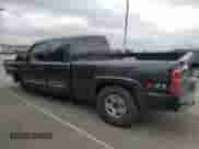 2005 Chevrolet Silverado 1500 Z71 z VIN 2GCEK19B351321259, wystawiony jako Copart lot #72497374 z przebiegiem 242 688 mil mil oraz Szkoda całkowita • Salvage title. Historia ofert i sprzedaży dostępna na DreamBid. Obrazek 2.