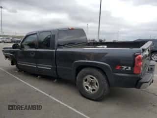 2005 Chevrolet Silverado 1500 Z71 z VIN 2GCEK19B351321259, wystawiony jako Copart lot #72497374 z przebiegiem 242 688 mil mil oraz Szkoda całkowita • Salvage title. Historia ofert i sprzedaży dostępna na DreamBid. Obrazek 2.