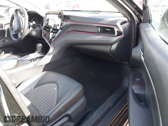 2022 Toyota Camry SE z VIN 4T1G11AK6NU053153, wystawiony jako IAAI lot #41933655 z przebiegiem 44 044 mil mil oraz . Historia ofert i sprzedaży dostępna na DreamBid. Obrazek 5.