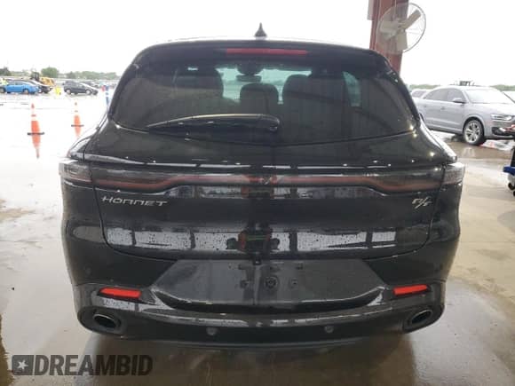2024 Dodge Hornet R/T z VIN ZACPDFCW3R3A27407, wystawiony jako Copart lot #55059065 z przebiegiem 20 754 mil mil oraz Szkoda całkowita • Salvage title. Historia ofert i sprzedaży dostępna na DreamBid. Obrazek 6.