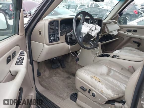 ✅ 2002 Chevrolet Suburban LS • VIN: 1GNEC16T02J206251 • Lot: 42732097. Wystawiony na IAAI z przebiegiem 276 973 mil. Bezpłatny archiwum sprzedaży aukcyjnych z USA i szczegółowy raport historii pojazdu na DreamBid. Zdjęcie 5.