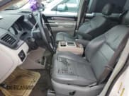 ✅ 2010 Volkswagen Routan SEL • VIN: 2V4RW5DX6AR322729 • Лот: 74510364. Опубликован ранее на Copart с пробегом Не указан. Бесплатный доступ к архиву аукционных продаж из США и подробный отчёт об истории автомобиля на DreamBid. Изображение 7.