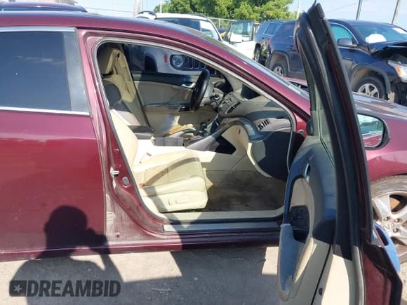 ✅ 2011 Acura TSX • VIN: JH4CU2F68BC013605 • Lot: 42768323. Listed on IAAI with 211,205 mi. Free auction sales archive from the USA and detailed vehicle history report at DreamBid. Image 5.