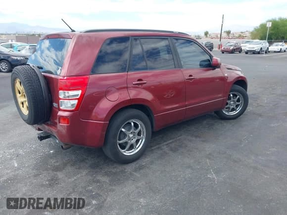 ✅ 2008 Suzuki Grand Vitara Luxury • VIN: JS3TE947684100216 • Lot: 43063527. Listed on IAAI with 124,721 mi. Free auction sales archive from the USA and detailed vehicle history report at DreamBid. Image 4.