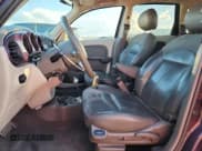 ✅ 2004 Chrysler PT Cruiser Limited • VIN: 3C8FY68B94T220675 • Lot: 84994845. Wystawiony na Copart z przebiegiem 118 163 mil. Bezpłatny archiwum sprzedaży aukcyjnych z USA i szczegółowy raport historii pojazdu na DreamBid. Zdjęcie 7.