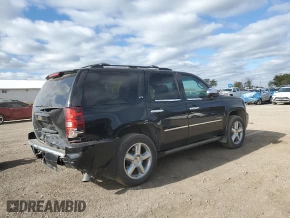 ✅ 2013 Chevrolet Tahoe LTZ • VIN: 1GNSKCE08DR255050 • Lot: 87042775. Wystawiony na Copart z przebiegiem 152 469 mil. Bezpłatny archiwum sprzedaży aukcyjnych z USA i szczegółowy raport historii pojazdu na DreamBid. Zdjęcie 3.