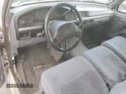 ✅ 1995 Ford F-250 • VIN: 1FTHX26G3SKB16721 • Лот: 93593445. Опубликован ранее на Copart с пробегом 147 144 миль. Бесплатный доступ к архиву аукционных продаж из США и подробный отчёт об истории автомобиля на DreamBid. Изображение 8.