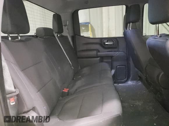 ✅ 2022 Chevrolet Silverado 1500 Custom • VIN: 3GCPYBEK8NG164578 • Lot: 51299555. Wystawiony na Copart z przebiegiem 34 630 mil. Bezpłatny archiwum sprzedaży aukcyjnych z USA i szczegółowy raport historii pojazdu na DreamBid. Zdjęcie 10.