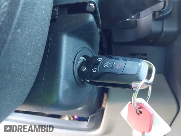 ✅ 2017 Ford F-250 XLT • VIN: 1FT7X2B64HEF20448 • Lot: 43143381. Wystawiony na IAAI z przebiegiem 157 031 mil. Bezpłatny archiwum sprzedaży aukcyjnych z USA i szczegółowy raport historii pojazdu na DreamBid. Zdjęcie 11.