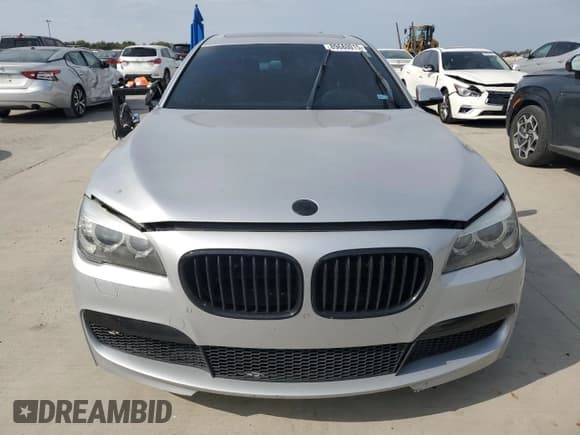 ✅ 2014 BMW 7 Series 740Li • VIN: WBAYE4C57ED137985 • Лот: 89680015. Опубликован ранее на Copart с пробегом 118 175 миль. Бесплатный доступ к архиву аукционных продаж из США и подробный отчёт об истории автомобиля на DreamBid. Изображение 5.