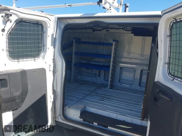 ✅ 2017 Ford Transit • VIN: 1FTYE9ZM2HKA02833 • Lot: 43428580. Wystawiony na IAAI z przebiegiem 186 760 mil. Bezpłatny archiwum sprzedaży aukcyjnych z USA i szczegółowy raport historii pojazdu na DreamBid. Zdjęcie 8.