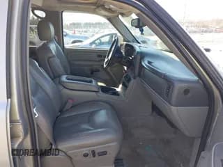 ✅ 2004 Chevrolet Suburban LS • VIN: 3GNFK16Z14G220272 • Лот: 41768348. Опубликован ранее на IAAI с пробегом 283 233 миль. Бесплатный доступ к архиву аукционных продаж из США и подробный отчёт об истории автомобиля на DreamBid. Изображение 5.