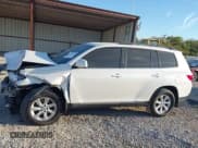 ✅ 2013 Toyota Highlander Plus • VIN: 5TDBK3EH5DS225827 • Lot: 43533454. Listed on IAAI with 113,826 mi. Free auction sales archive from the USA and detailed vehicle history report at DreamBid. Image 14.