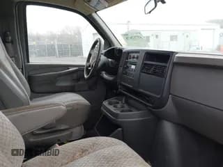 ✅ 2006 Chevrolet Express Cargo • VIN: 1GCFG15XX61152517 • Лот: 43712678. Опубликован ранее на IAAI с пробегом 60 390 миль. Бесплатный доступ к архиву аукционных продаж из США и подробный отчёт об истории автомобиля на DreamBid. Изображение 5.