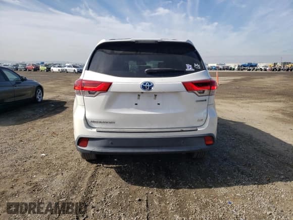 ✅ 2017 Toyota Highlander Hybrid LE • VIN: 5TDBGRFH1HS033832 • Лот: 45075834. Опубликован ранее на Copart с пробегом 117 304 миль. Бесплатный доступ к архиву аукционных продаж из США и подробный отчёт об истории автомобиля на DreamBid. Изображение 6.