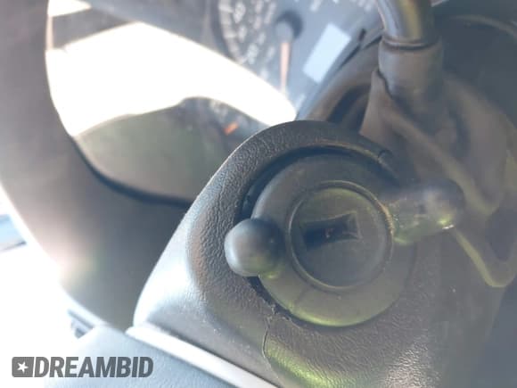 ✅ 2005 Chevrolet Express Passenger • VIN: 1GNFG15T551160463 • Lot: 43058062. Listed on IAAI with 175,003 mi. Free auction sales archive from the USA and detailed vehicle history report at DreamBid. Image 12.