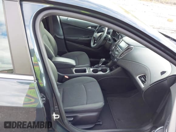 ✅ 2017 Chevrolet Cruze LT • VIN: 3G1BE6SM4HS516419 • Lot: 43594135. Listed on IAAI with 54,908 mi. Free auction sales archive from the USA and detailed vehicle history report at DreamBid. Image 5.