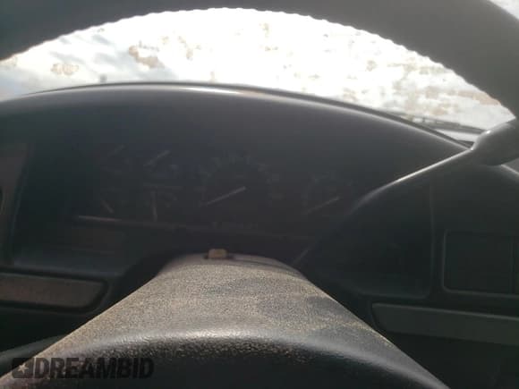 ✅ 1995 Ford F-250 • VIN: 1FTHX26G3SKC17015 • Лот: 76345164. Опубликован ранее на Copart с пробегом Не указан. Бесплатный доступ к архиву аукционных продаж из США и подробный отчёт об истории автомобиля на DreamBid. Изображение 9.