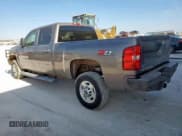 ✅ 2013 Chevrolet Silverado 2500HD LT • VIN: 1GC1KXCG5DF197024 • Lot: 92703725. Wystawiony na Copart z przebiegiem 230 196 mil. Bezpłatny archiwum sprzedaży aukcyjnych z USA i szczegółowy raport historii pojazdu na DreamBid. Zdjęcie 2.